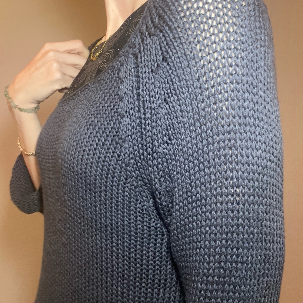 Sweater - Picture 4 of 12